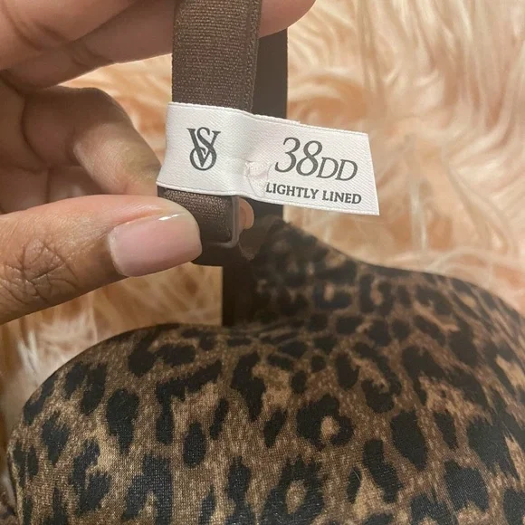 Victoria Secret Leopard Print Bra - Picture 2 of 4